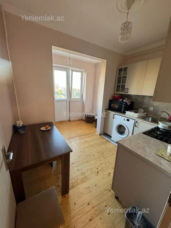 Satılır 2 otaqlı köhnə tikili 60 m²