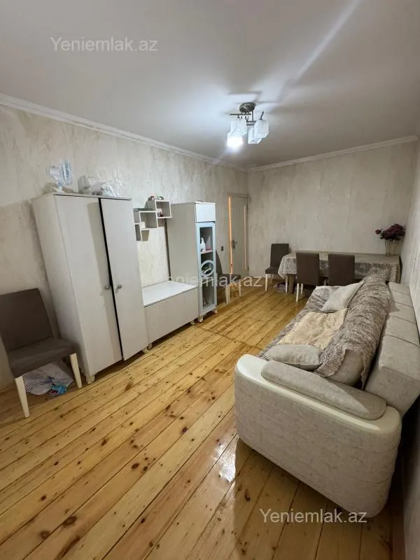Satılır 2 otaqlı köhnə tikili 60 m²
