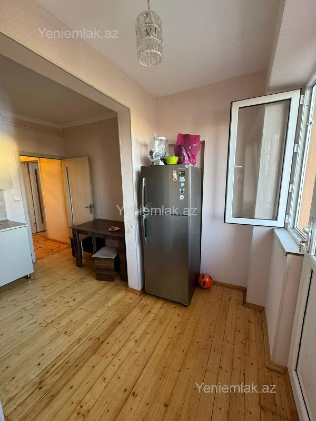 Satılır 2 otaqlı köhnə tikili 60 m²