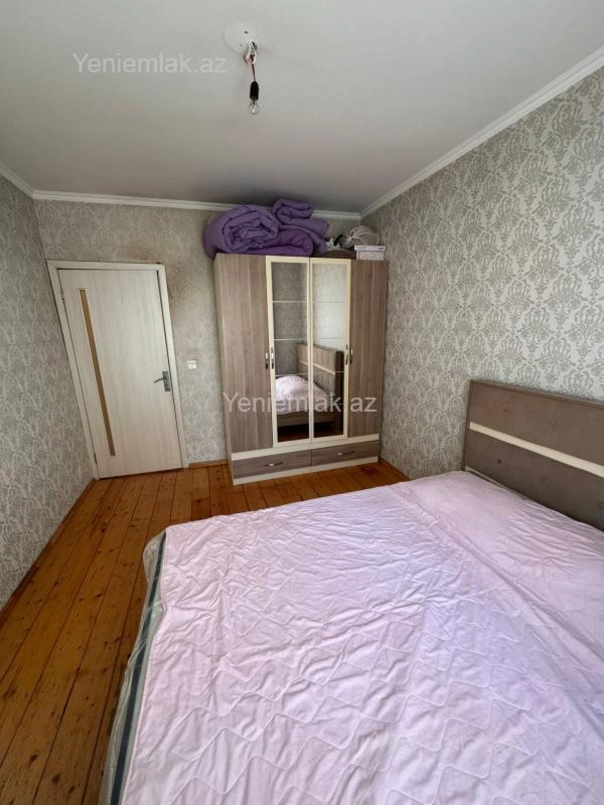 Satılır 2 otaqlı köhnə tikili 60 m²