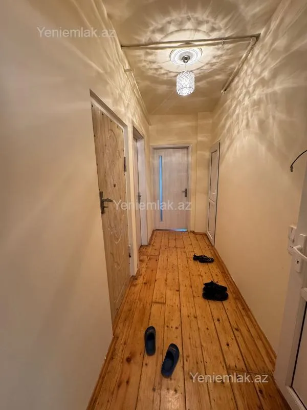 Satılır 2 otaqlı köhnə tikili 60 m²