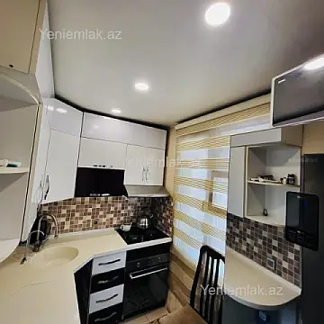 Satılır 2 otaqlı köhnə tikili 50 m²