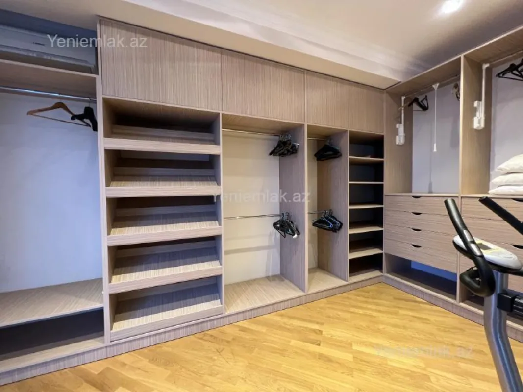 Satılır 5 otaqlı yeni tikili 285 m²