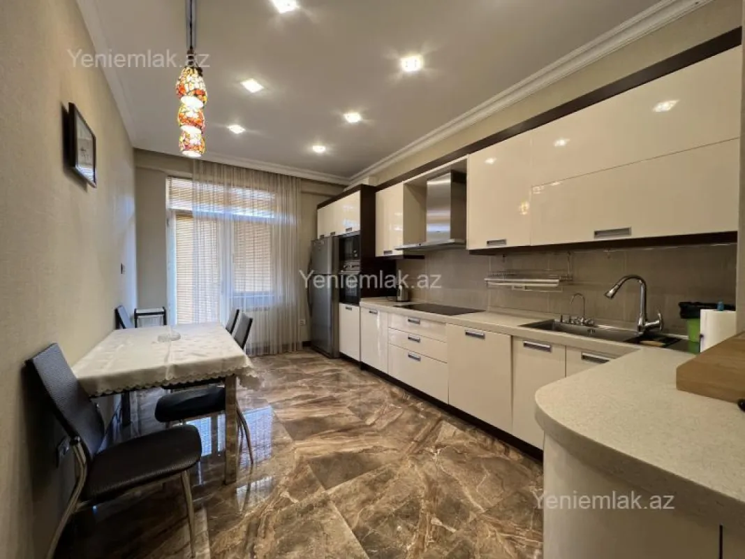 Satılır 5 otaqlı yeni tikili 285 m²