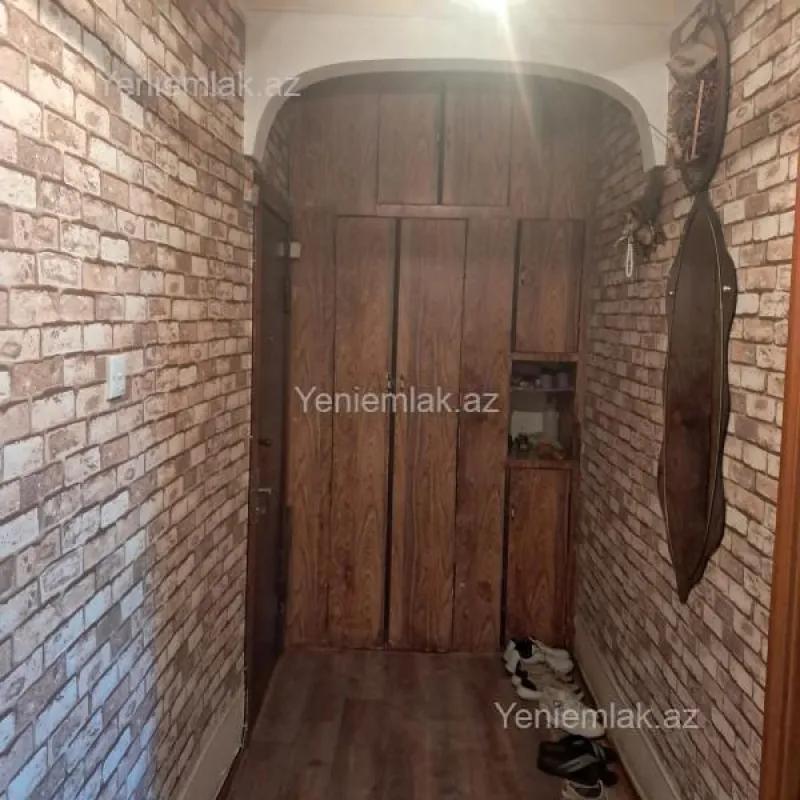Satılır 3 otaqlı köhnə tikili 74 m²