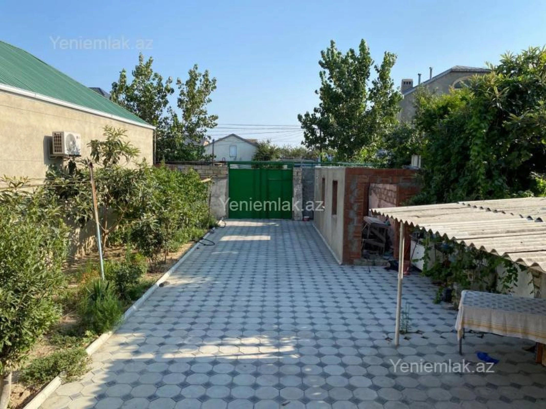 Satılır 6 otaqlı həyət evi 240 m²