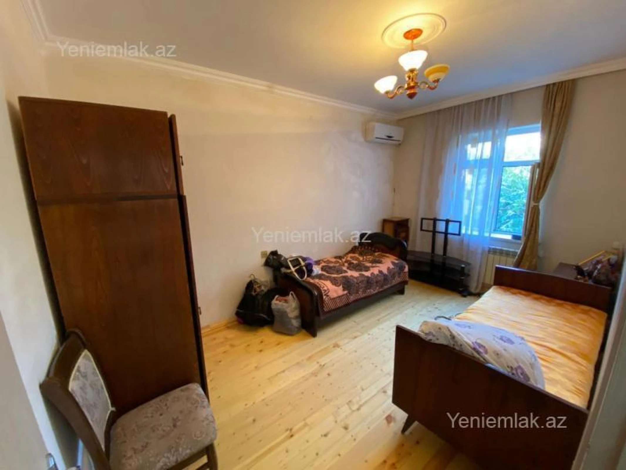 Satılır 6 otaqlı həyət evi 240 m²
