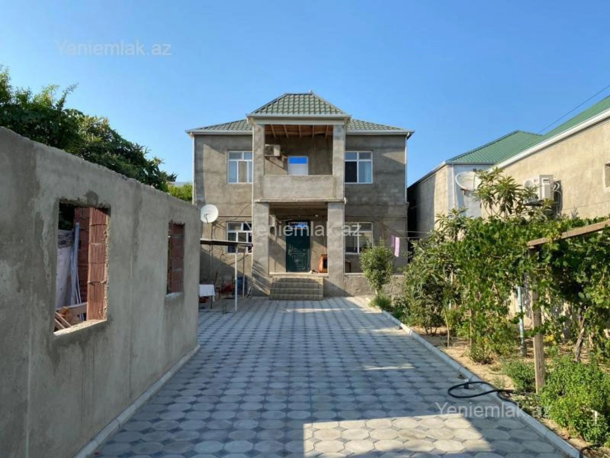 Satılır 6 otaqlı həyət evi 240 m²