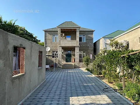 Satılır 6 otaqlı həyət evi 240 m²