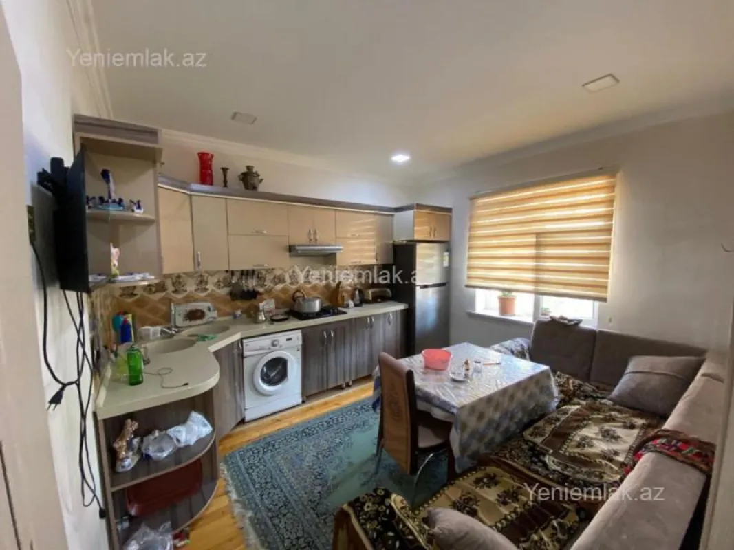 Satılır 6 otaqlı həyət evi 240 m²