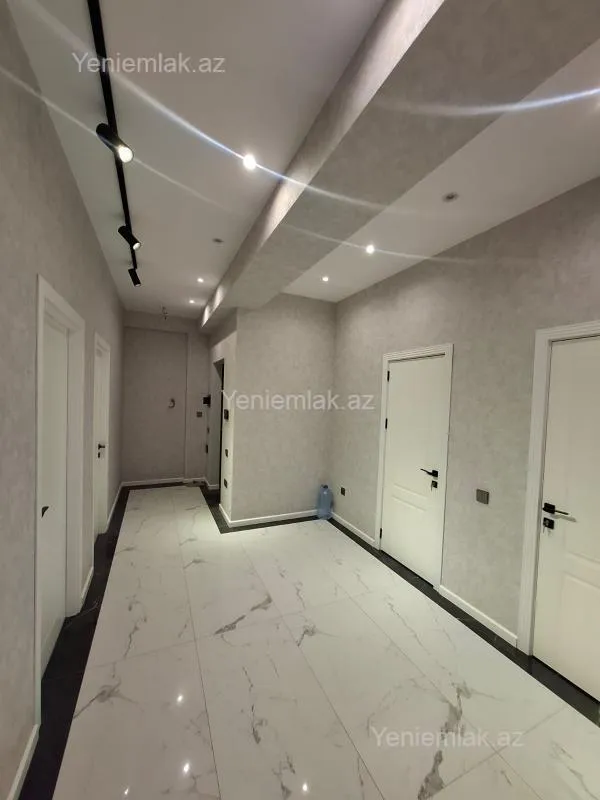 Satılır 3 otaqlı yeni tikili 95 m²