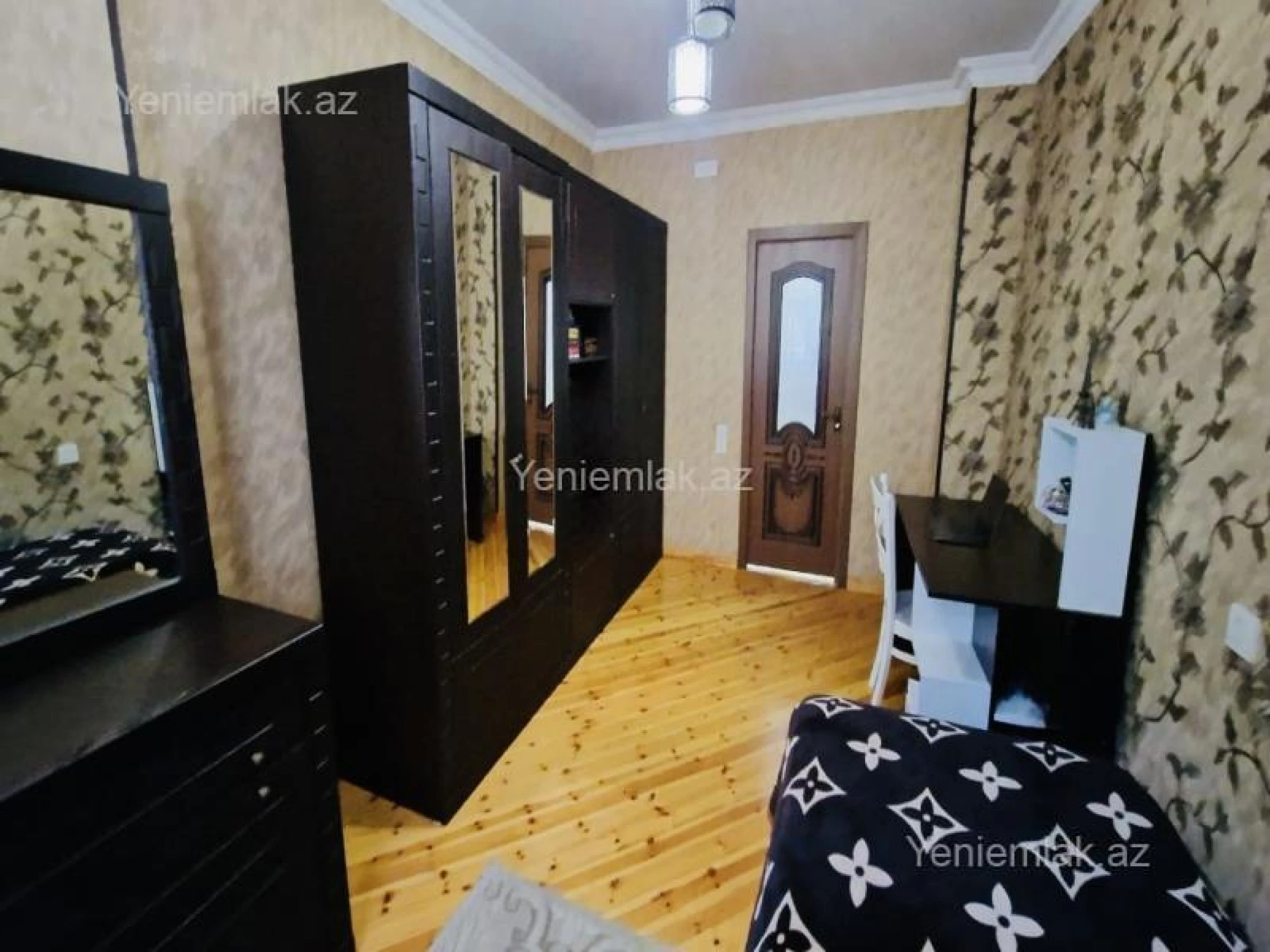 Satılır 3 otaqlı köhnə tikili 60 m²