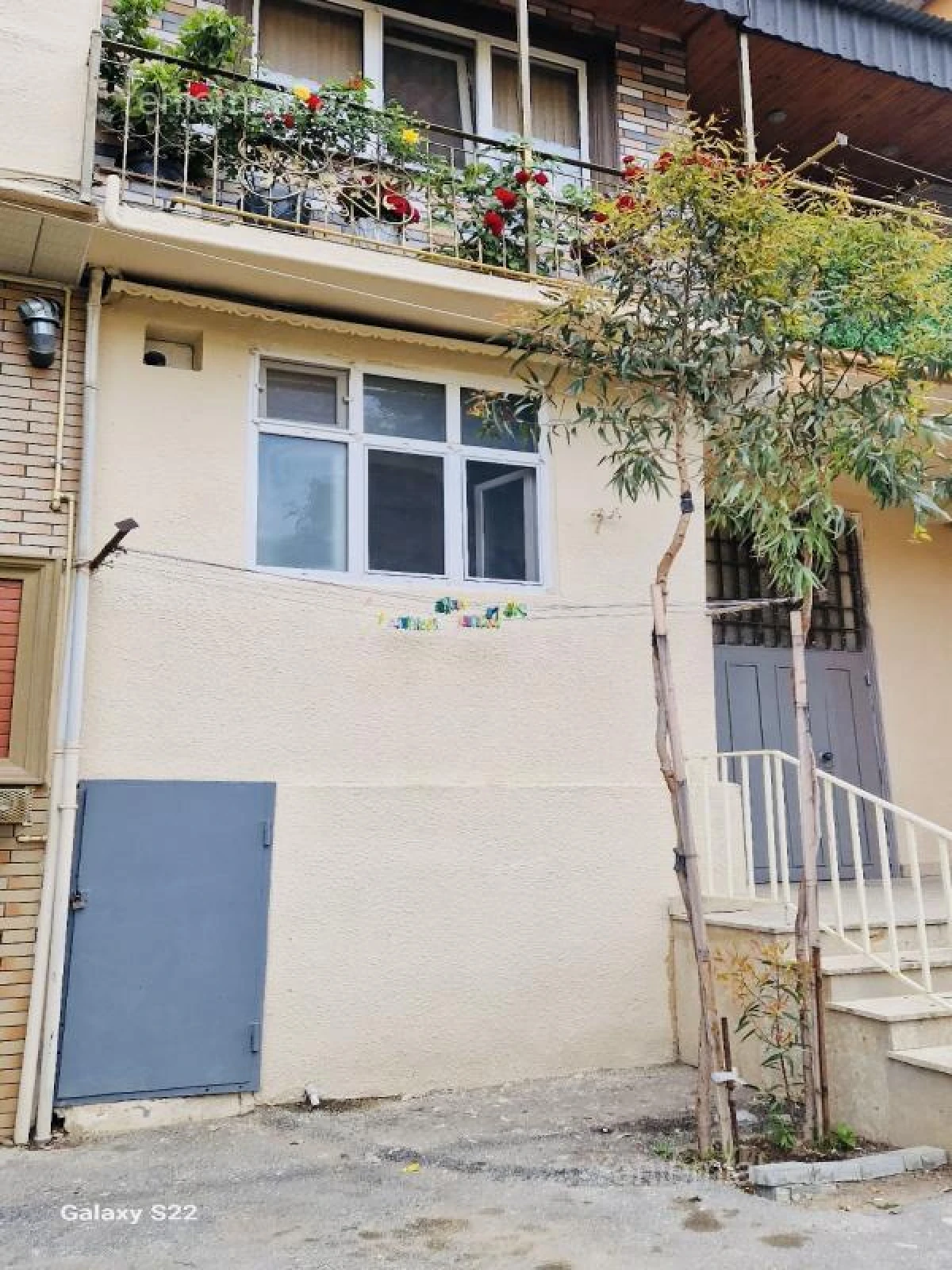 Satılır 3 otaqlı köhnə tikili 60 m²