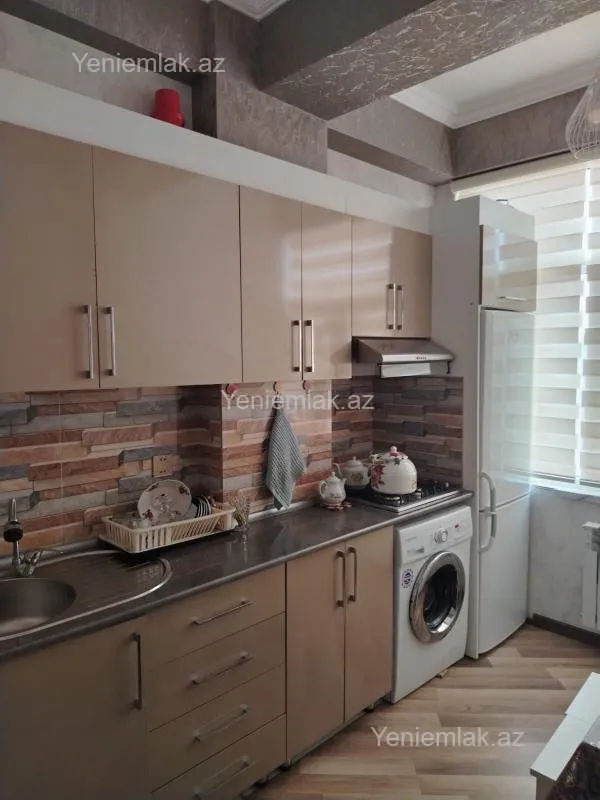 Satılır 3 otaqlı yeni tikili 80 m²