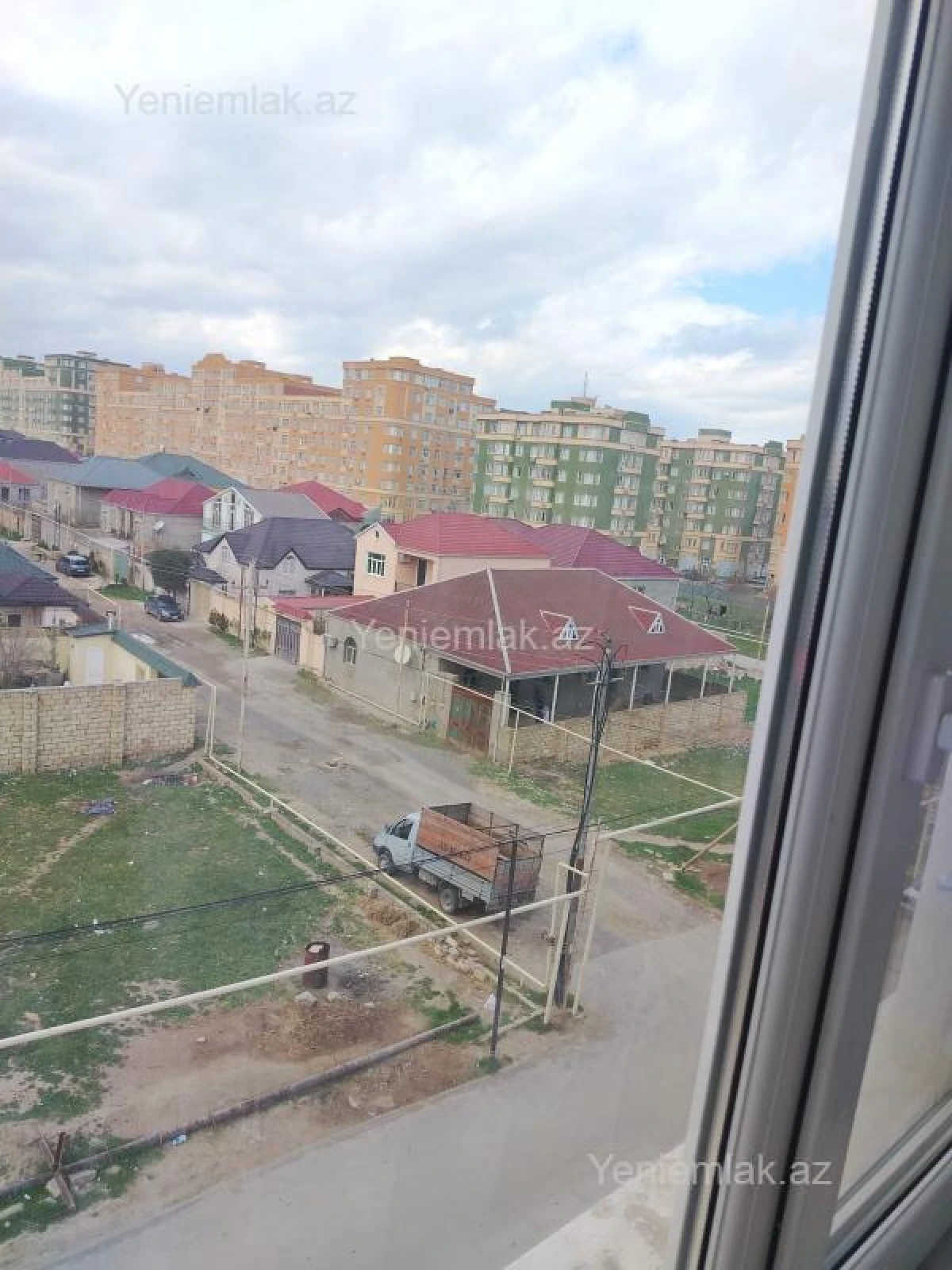 Satılır 3 otaqlı yeni tikili 80 m²