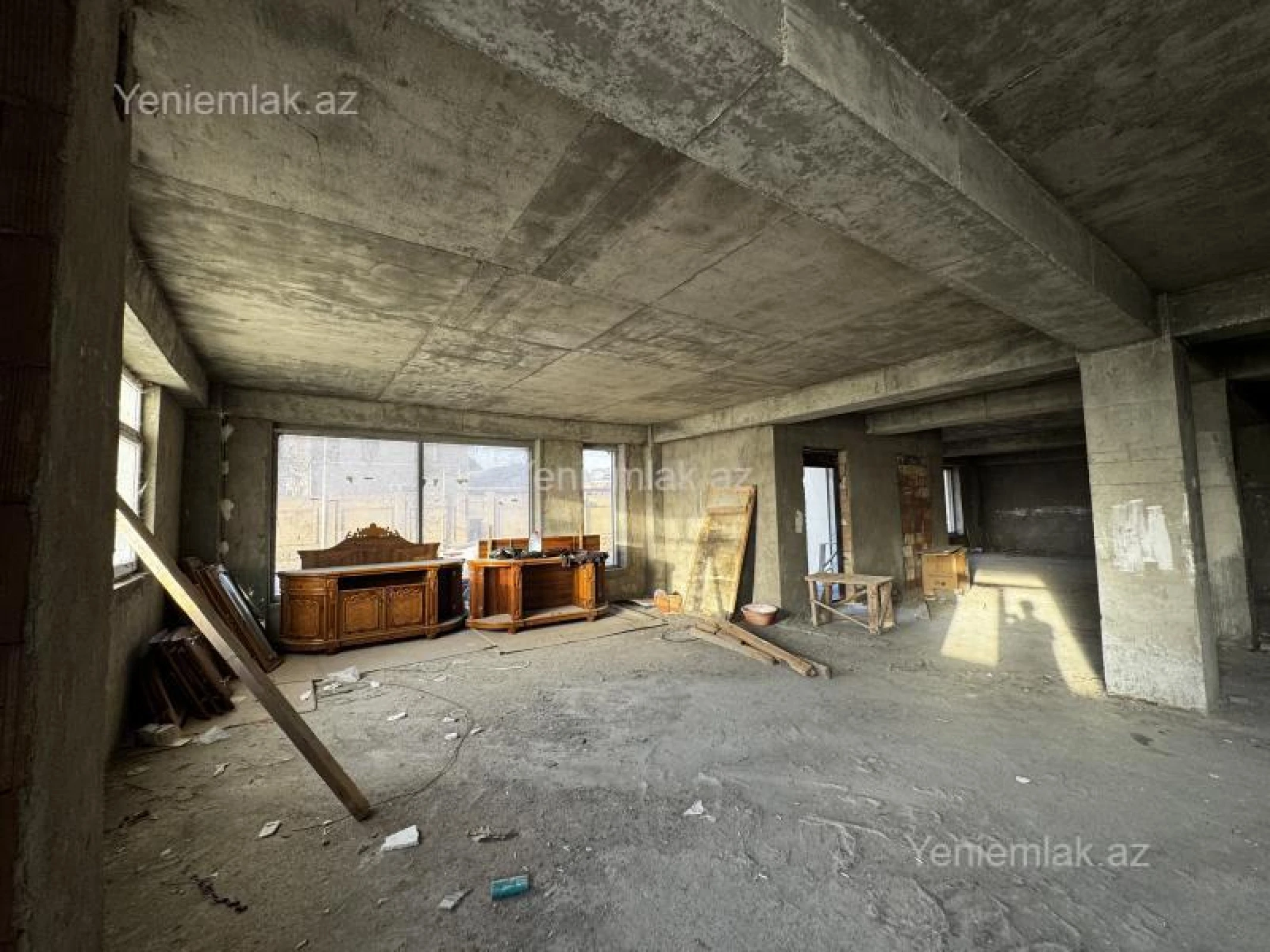 Satılır 3 otaqlı obyekt 537 m²