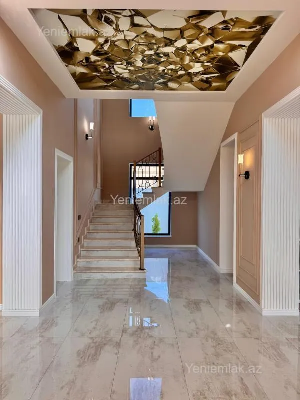 Satılır 5 otaqlı həyət evi 360 m²