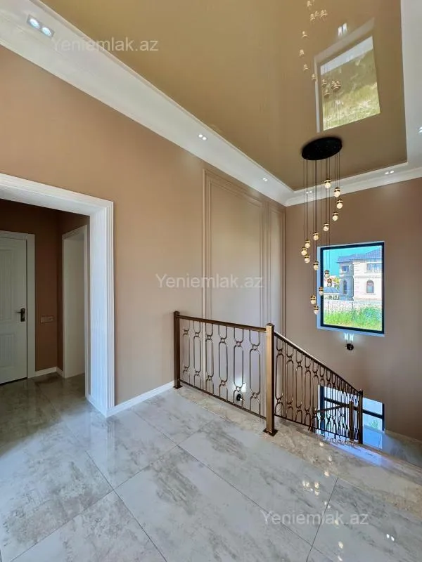 Satılır 5 otaqlı həyət evi 360 m²