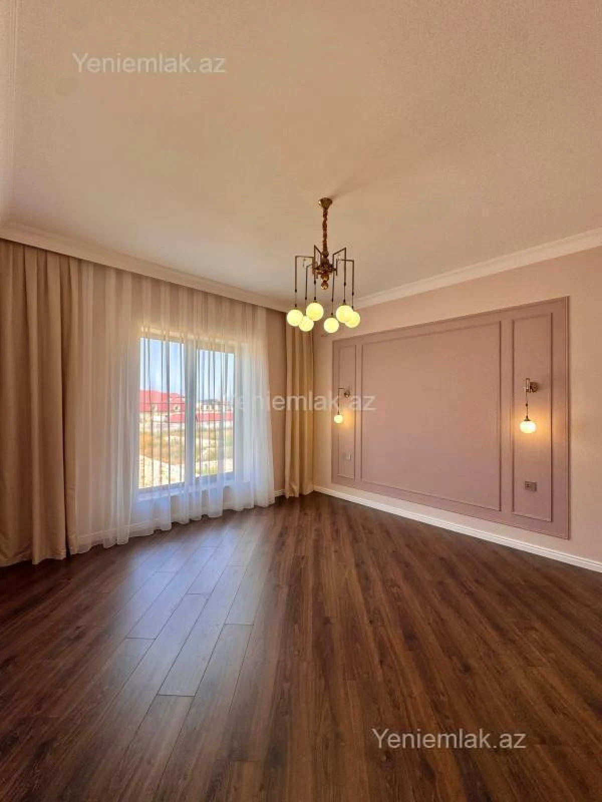 Satılır 5 otaqlı həyət evi 360 m²