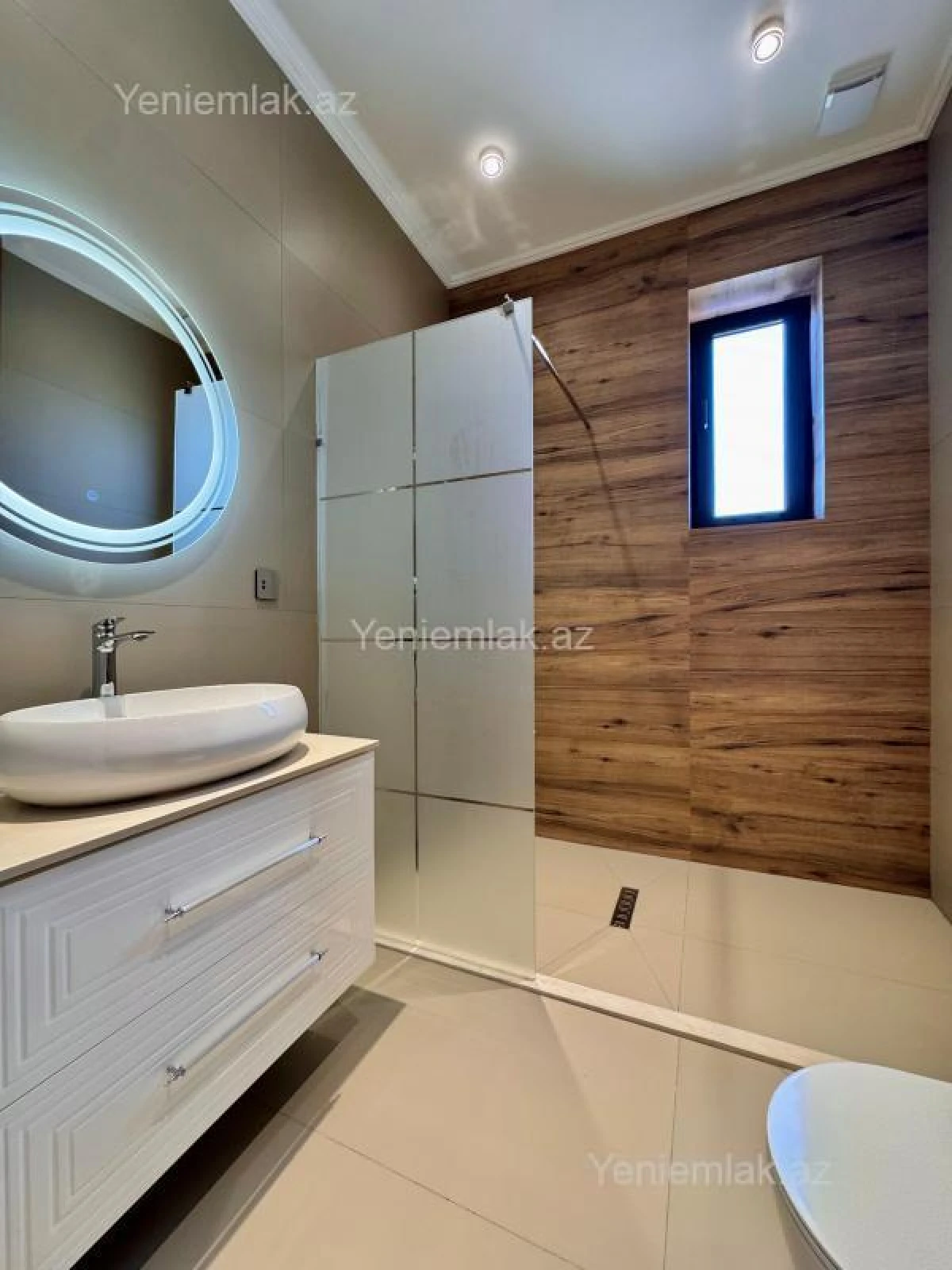 Satılır 5 otaqlı həyət evi 360 m²