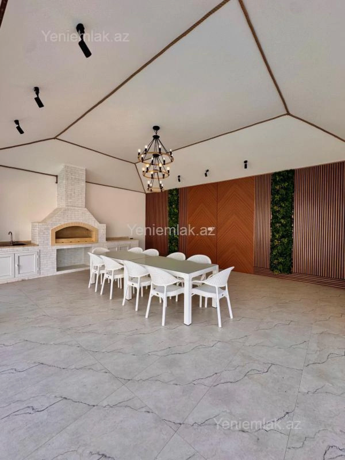 Satılır 5 otaqlı həyət evi 360 m²