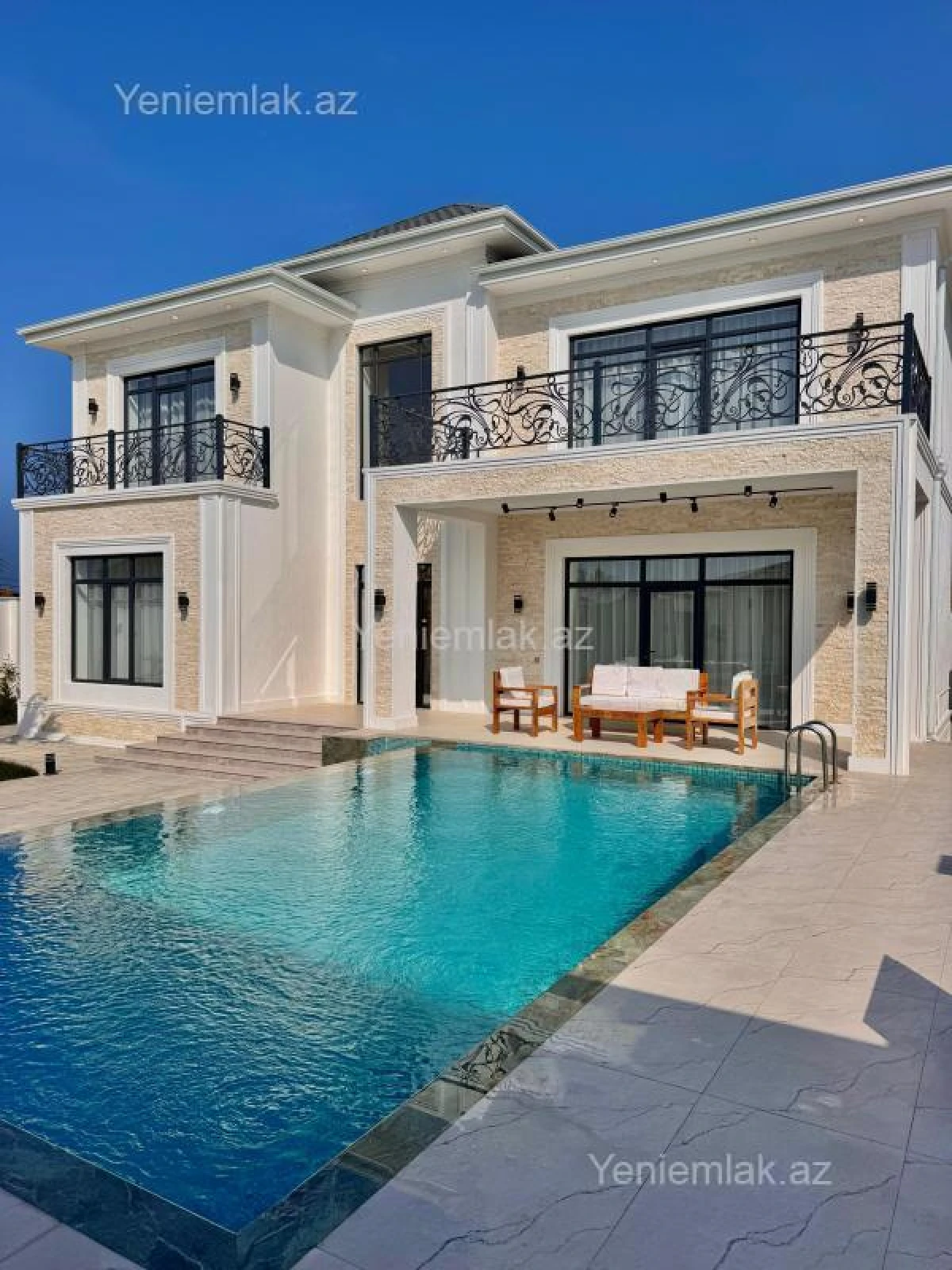 Satılır 5 otaqlı həyət evi 360 m²