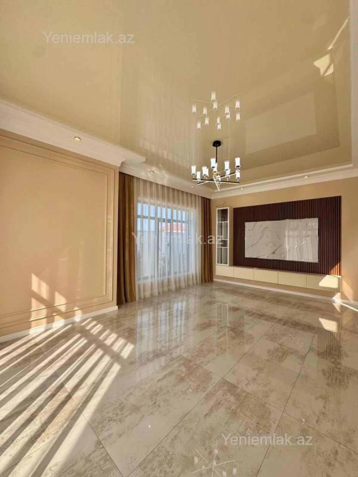 Satılır 5 otaqlı həyət evi 360 m²