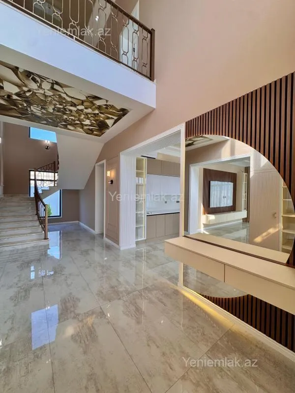 Satılır 5 otaqlı həyət evi 360 m²