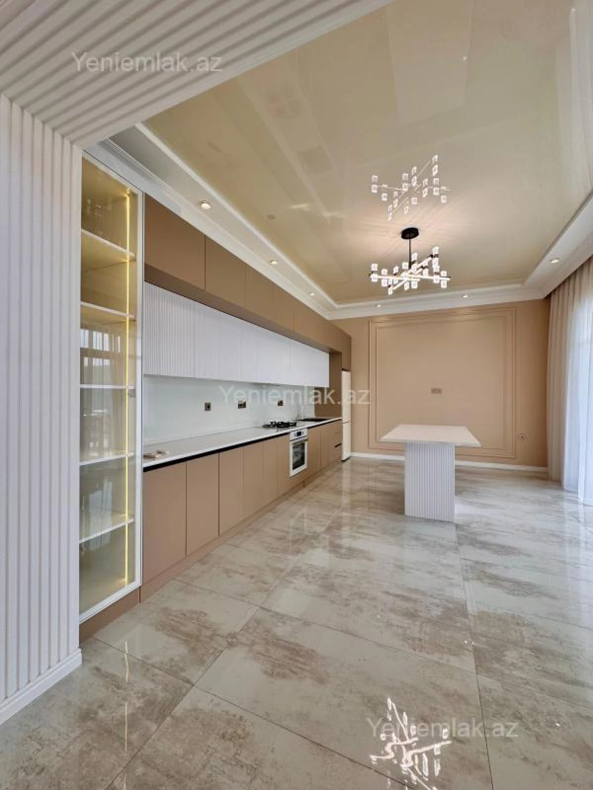 Satılır 5 otaqlı həyət evi 360 m²