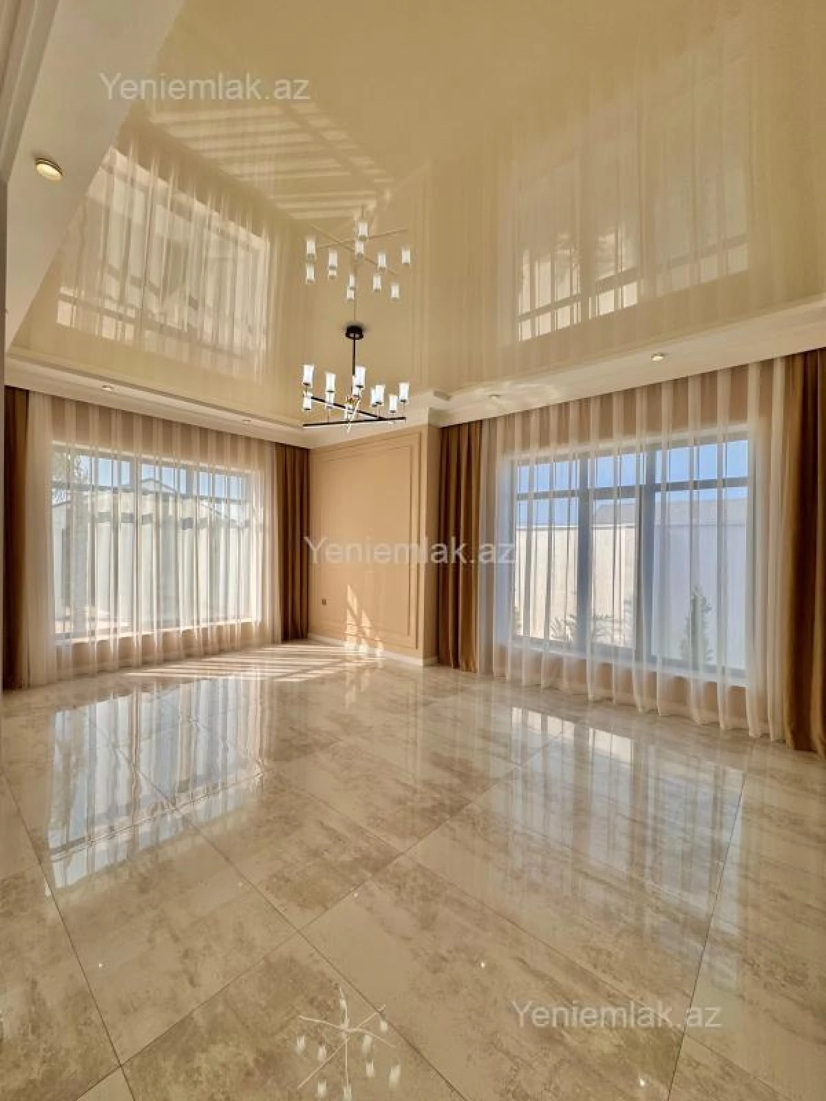 Satılır 5 otaqlı həyət evi 360 m²