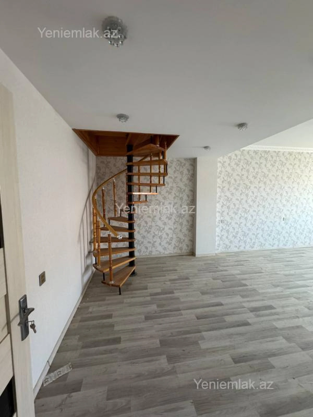 Satılır 3 otaqlı yeni tikili 100 m²