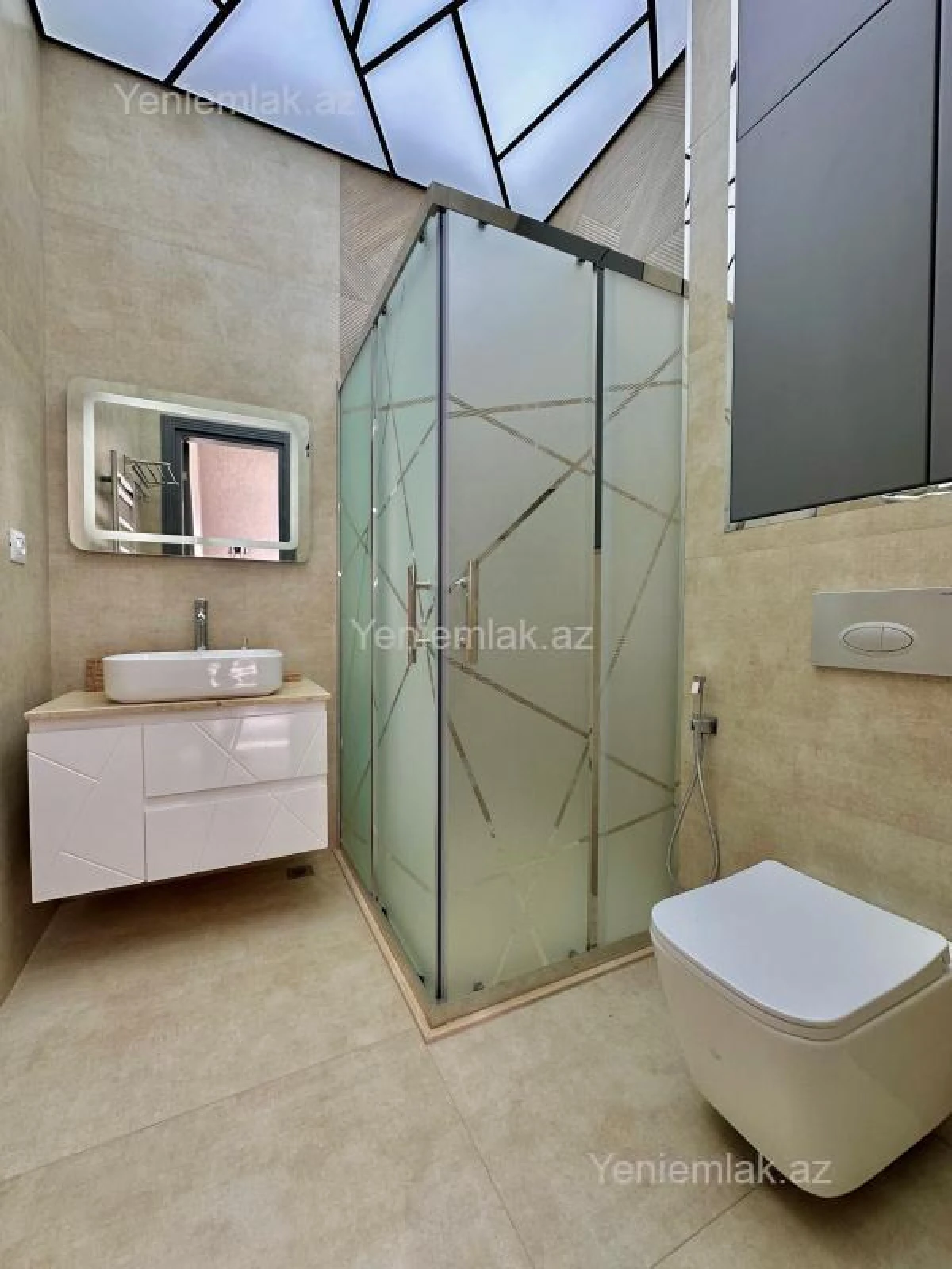 Satılır 4 otaqlı həyət evi 180 m²