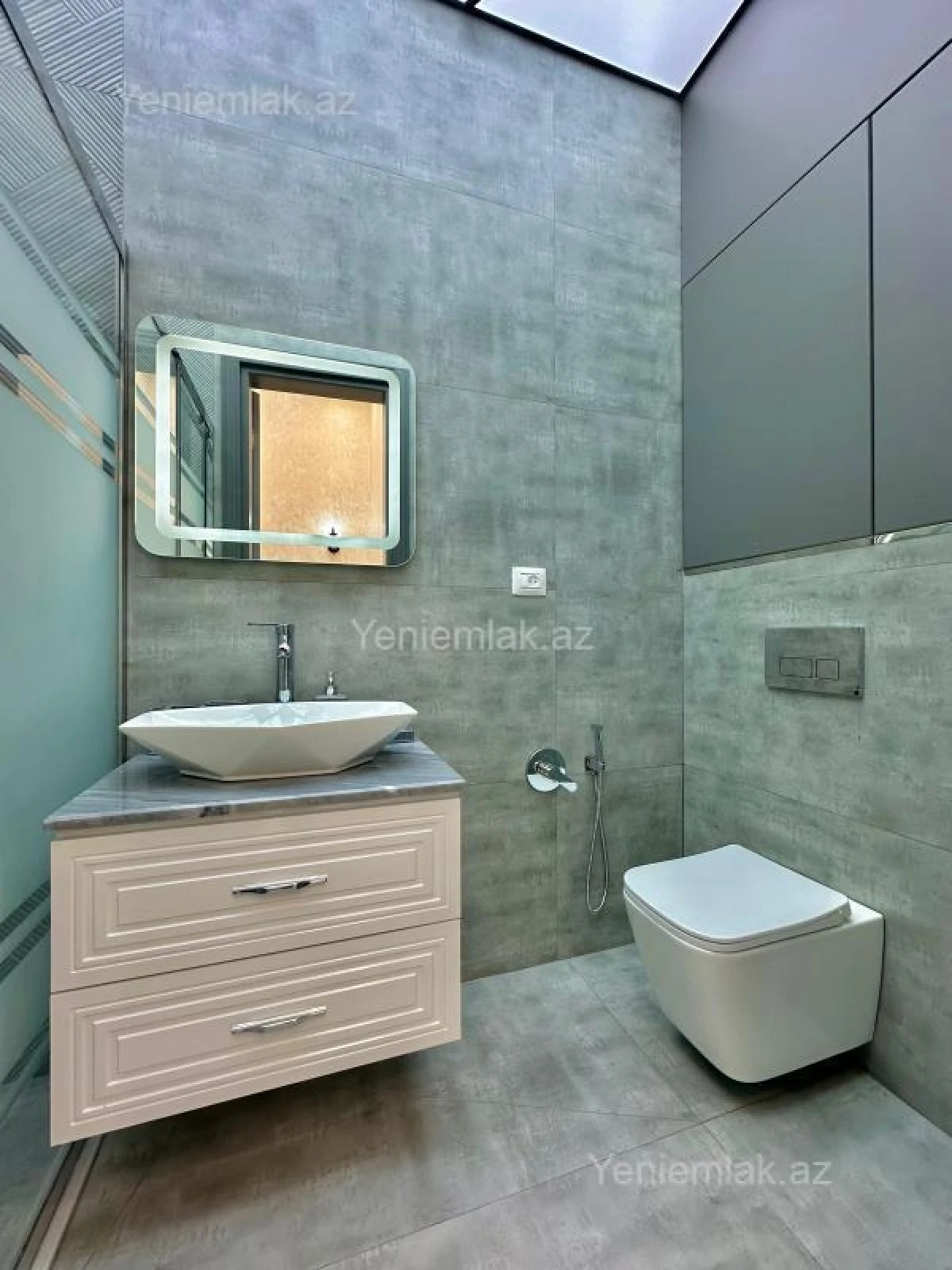 Satılır 4 otaqlı həyət evi 180 m²