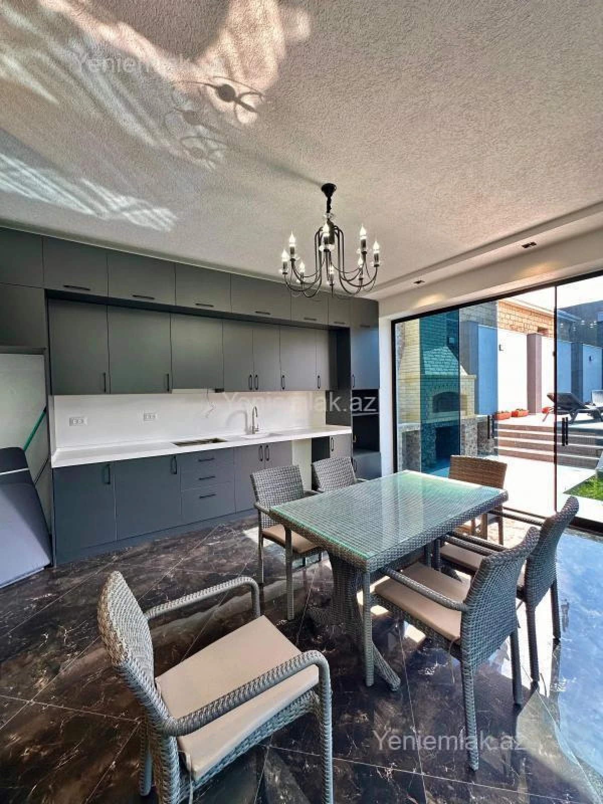 Satılır 4 otaqlı həyət evi 180 m²