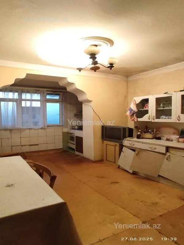Satılır 3 otaqlı köhnə tikili 84 m²