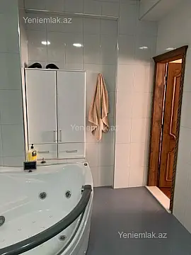 Satılır 3 otaqlı yeni tikili 120 m²