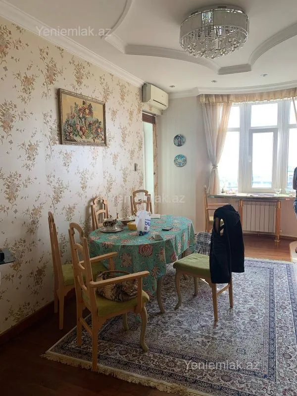 Satılır 3 otaqlı yeni tikili 120 m²