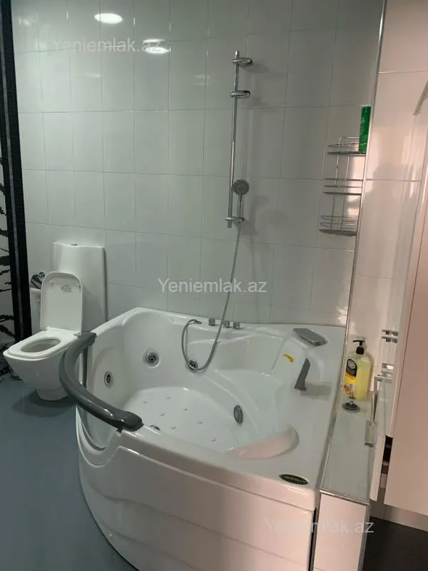 Satılır 3 otaqlı yeni tikili 120 m²