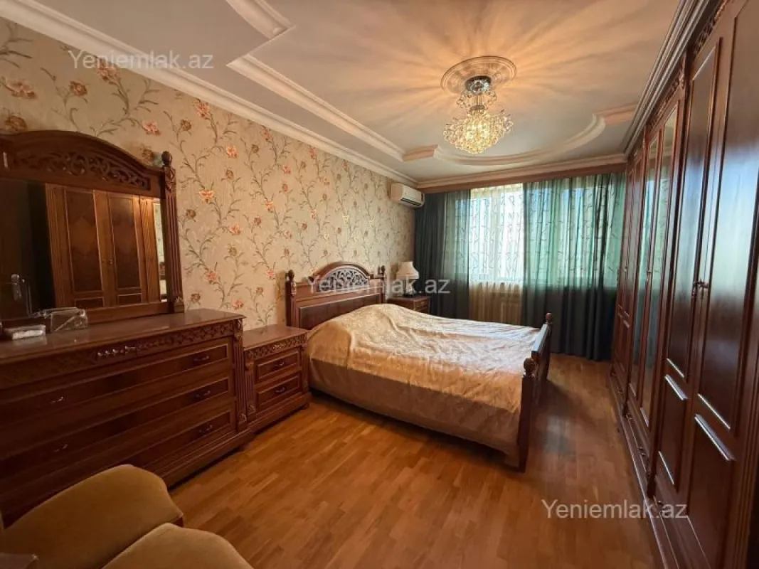 Satılır 4 otaqlı köhnə tikili 90 m²