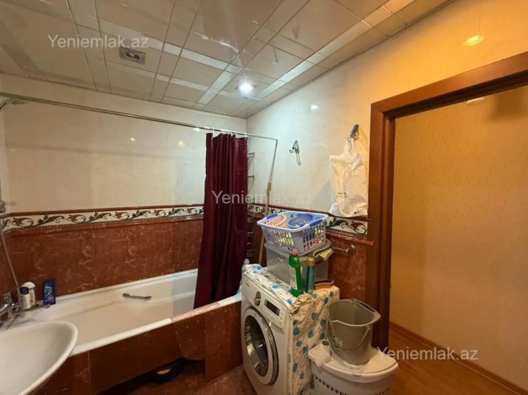 Satılır 4 otaqlı köhnə tikili 90 m²