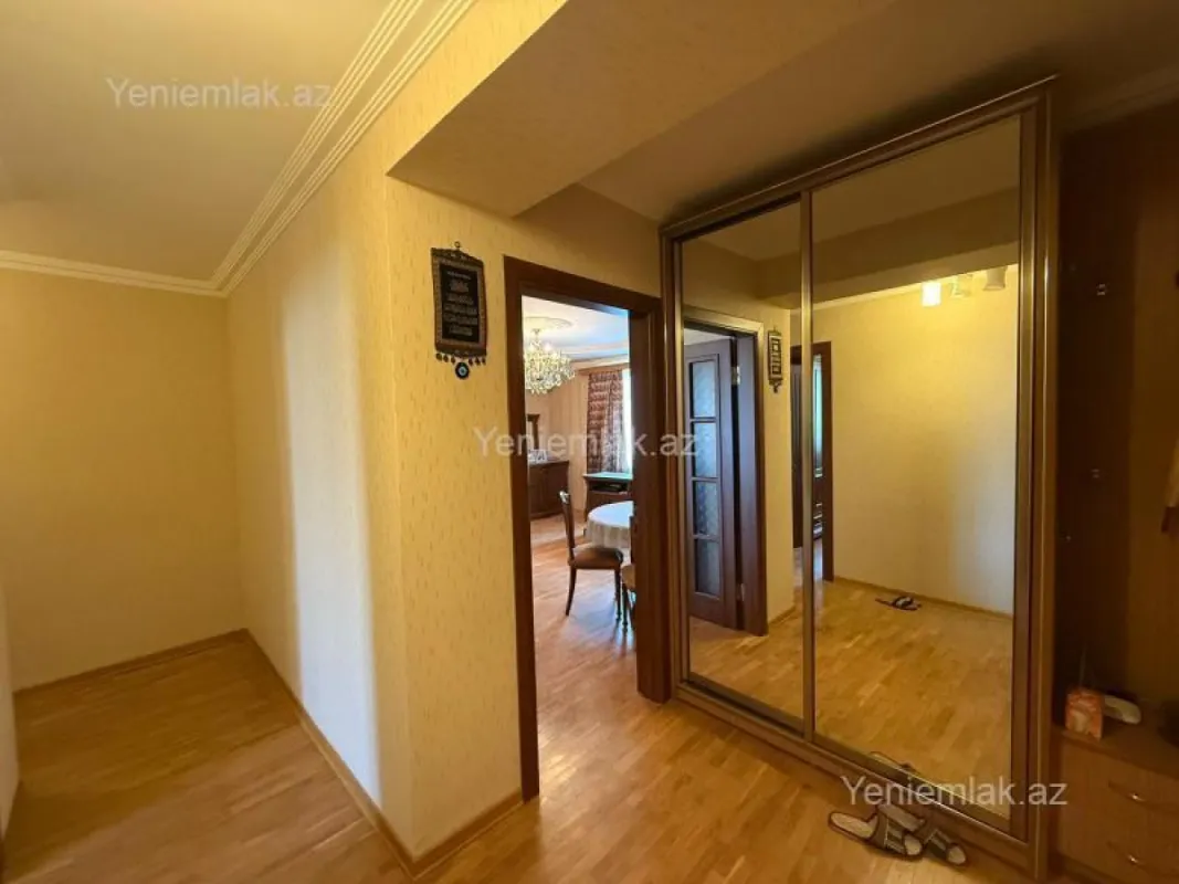 Satılır 4 otaqlı köhnə tikili 90 m²