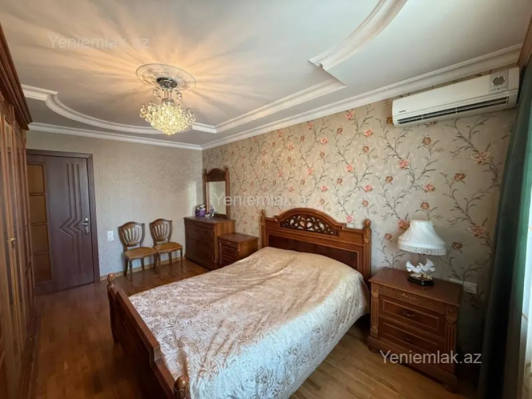 Satılır 4 otaqlı köhnə tikili 90 m²