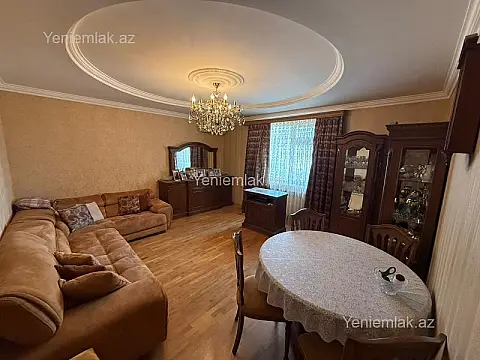 Satılır 4 otaqlı köhnə tikili 90 m²