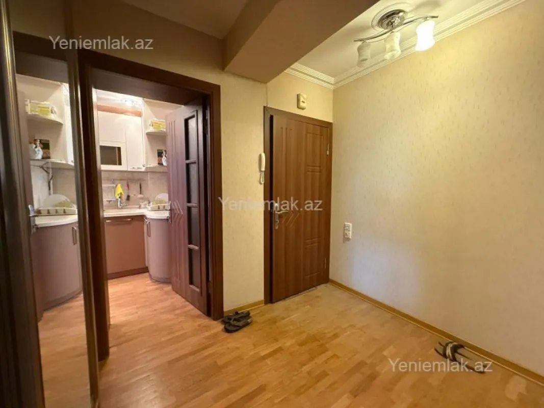 Satılır 4 otaqlı köhnə tikili 90 m²