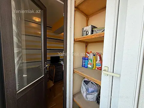 Satılır 4 otaqlı köhnə tikili 90 m²