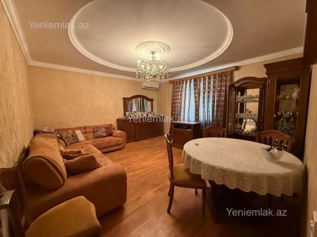 Satılır 4 otaqlı köhnə tikili 90 m²