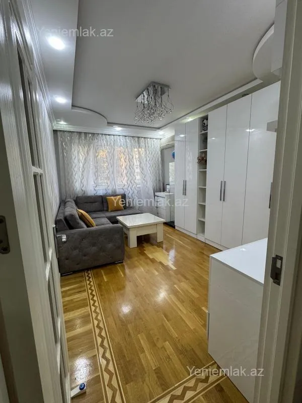 Satılır 3 otaqlı köhnə tikili 80 m²