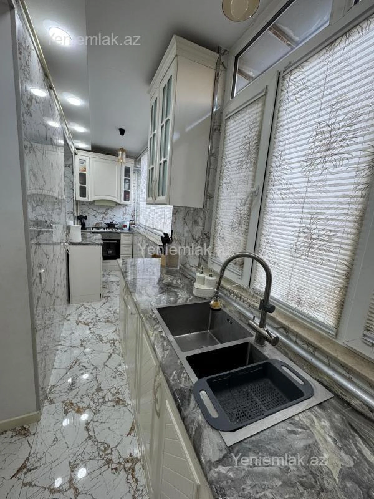 Satılır 3 otaqlı köhnə tikili 80 m²