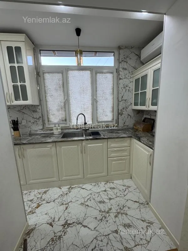 Satılır 3 otaqlı köhnə tikili 80 m²