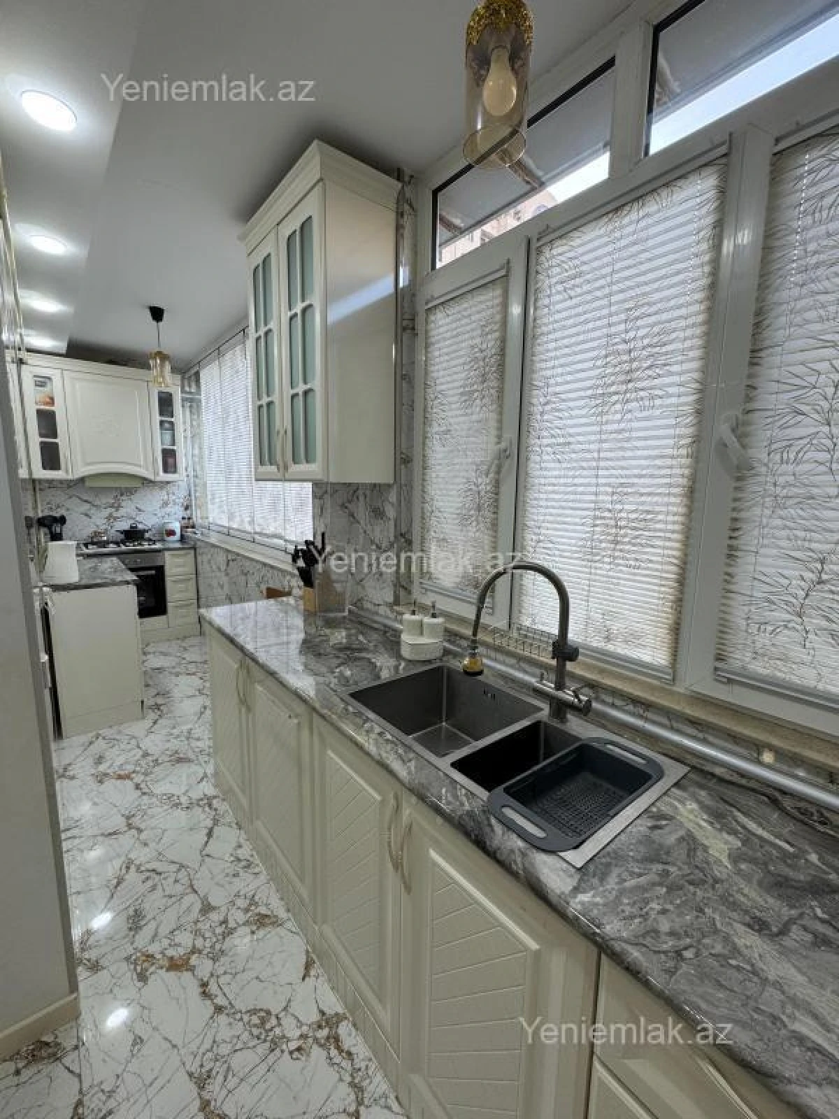 Satılır 3 otaqlı köhnə tikili 80 m²